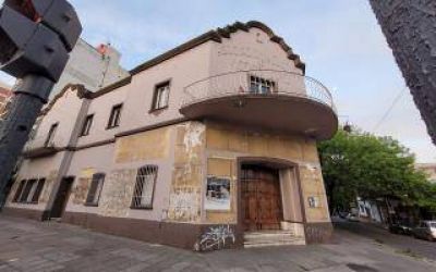 Suspendieron la demolici�n de la Asociaci�n de Cultura de Vicente L�pez y retiraron los carteles de venta