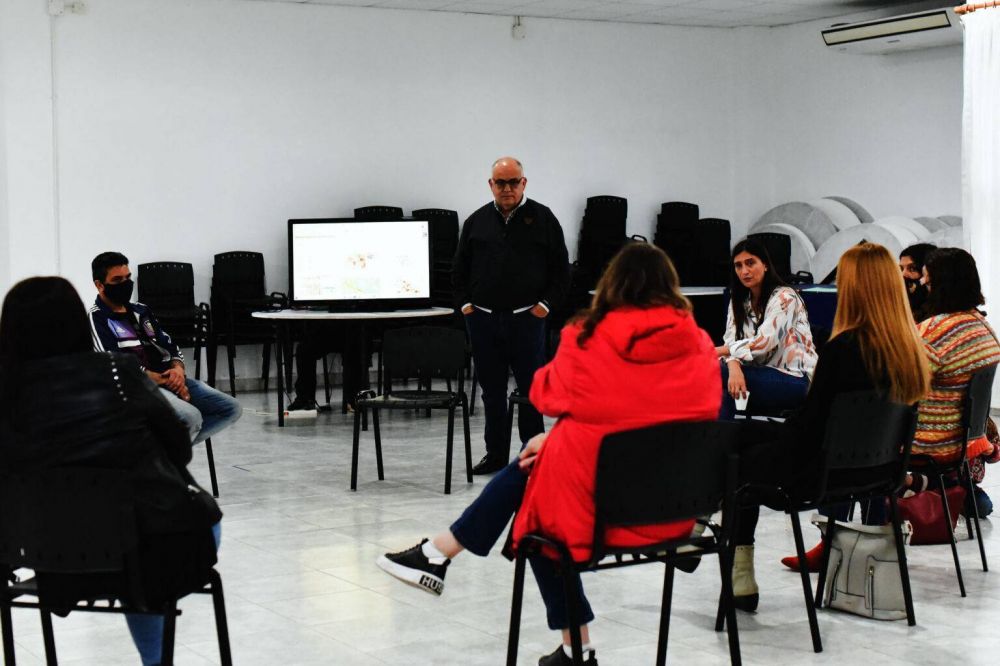 En otra acci�n de cercan�a y escucha, Elisa Abella se reuni� con vecinos