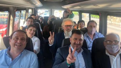 Para enfrentar rumores de ruptura, los senadores peronistas se mostraron unidos en el homenaje a Kirchner