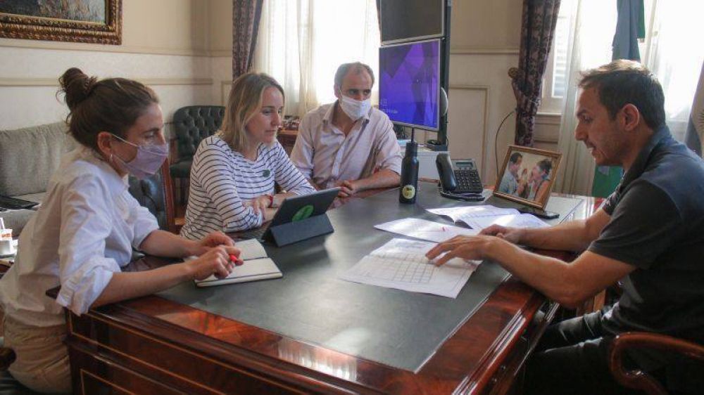 Campana: Abella y la ministra de Espacio P�blico porte�o analizaron proyectos para Campana