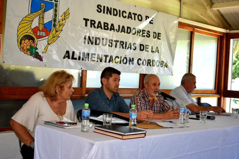 STIA Córdoba muestra apoyo a políticas que bajen la inflación mientras alimenticias aceptan congelar precios