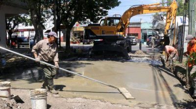 El Municipio de Lanús trabaja en 9 frentes de obra de bacheo y repavimentación de calles