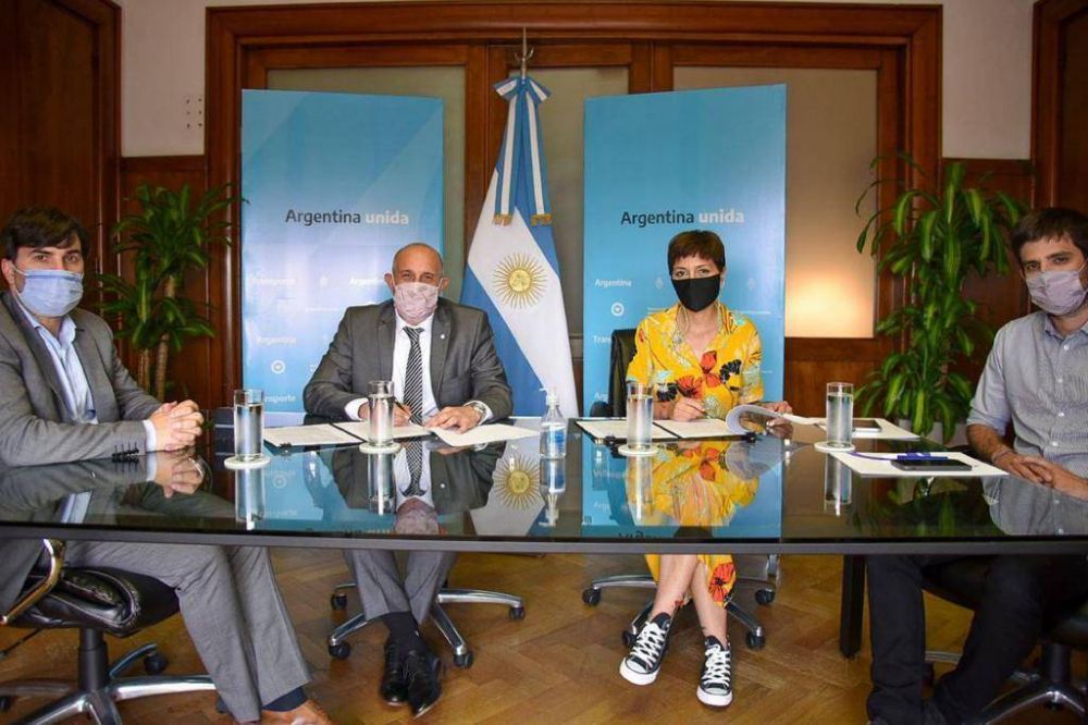  Mayra Mendoza firm un convenio con Nacin para la construccin de una red de ciclovas en Quilmes