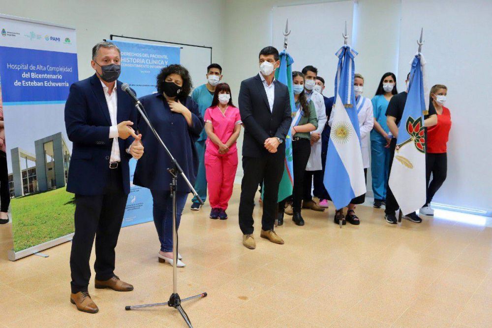 Esteban Echeverra: Fernando Gray y Carla Vizzotti entregaron certificado de calidad al Hospital del Bicentenario