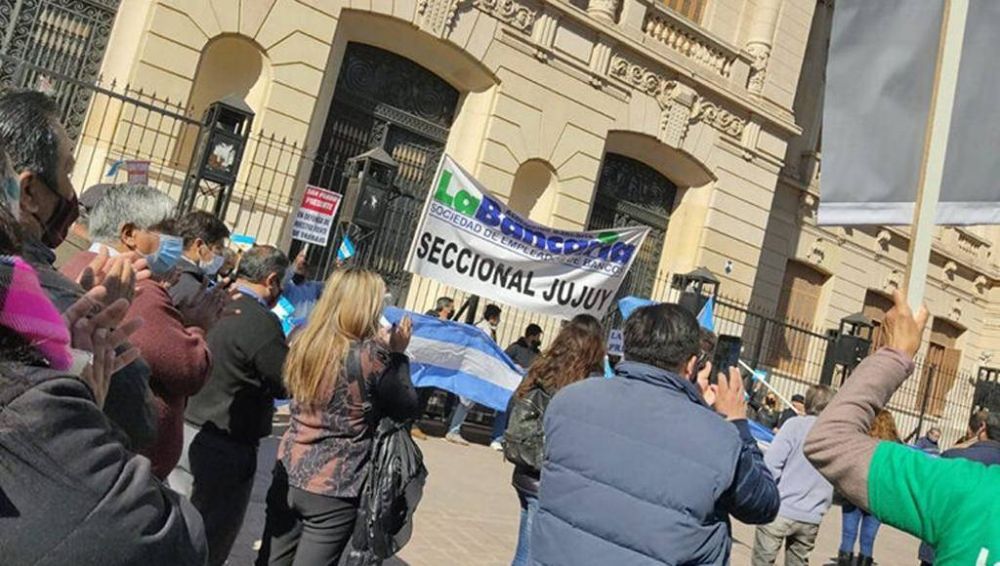 La Bancaria vuelve a parar en Jujuy en repudio al posible cierre del banco de desarrollo