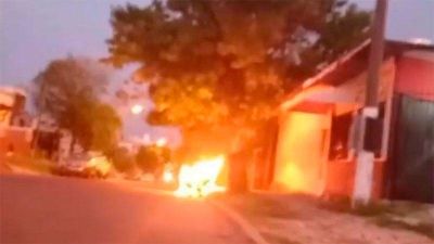 Video: incendiaron dos contenedores de residuos en Paraná