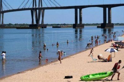 En Corrientes rechazan la construcción de un shopping y paradores en playas públicas