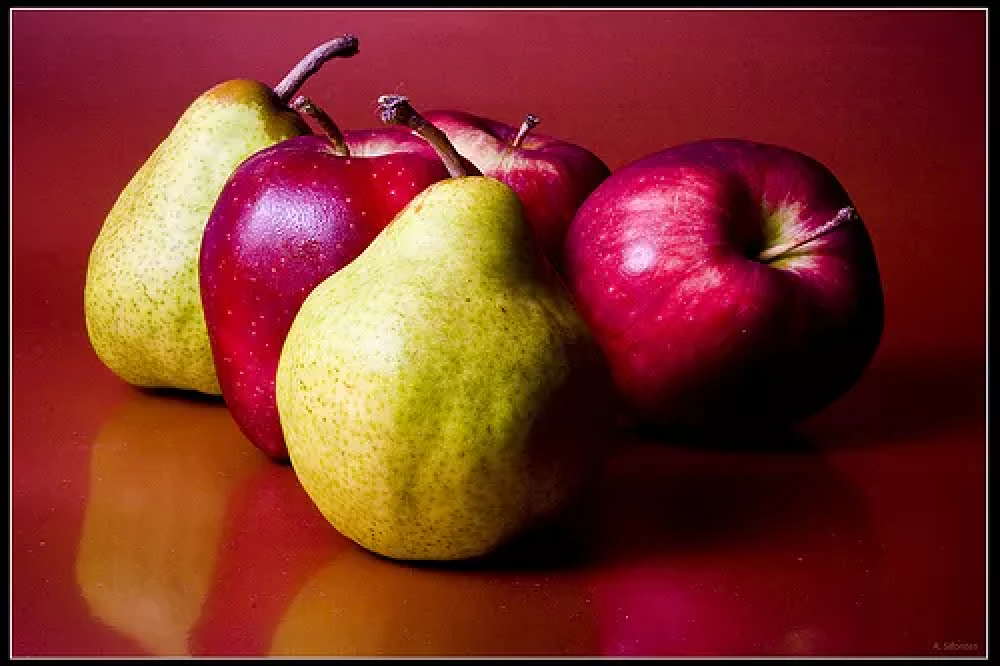 Comer peras y manzanas hace bien a la salud, y ayuda a la economa regional