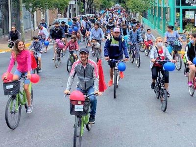 Cerca de tres mil vecinos disfrutaron la tradicional Bicicleteada Familiar de San Fernando