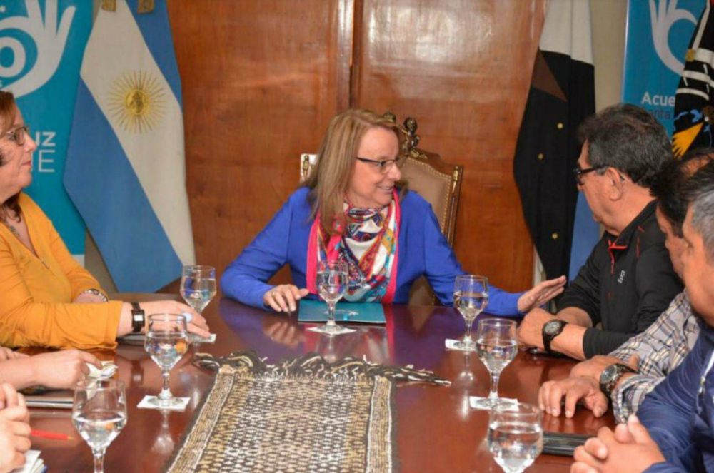 Alicia Kirchner pidi a Gerardo Martnez que intervenga ante enfrentamientos de facciones locales de la UOCRA