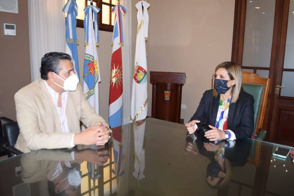 La Intendente Fuentes mantuvo una reunión de trabajo con el Director del INPROTUR