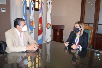 La Intendente Fuentes mantuvo una reunión de trabajo con el Director del INPROTUR