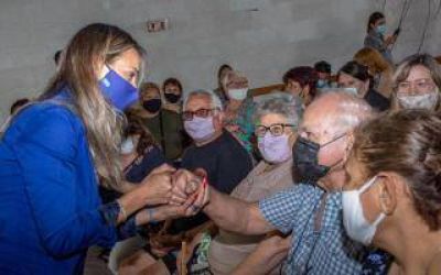 Malena Galmarini se reuni� con jubilados y nuevas jubiladas del centro 