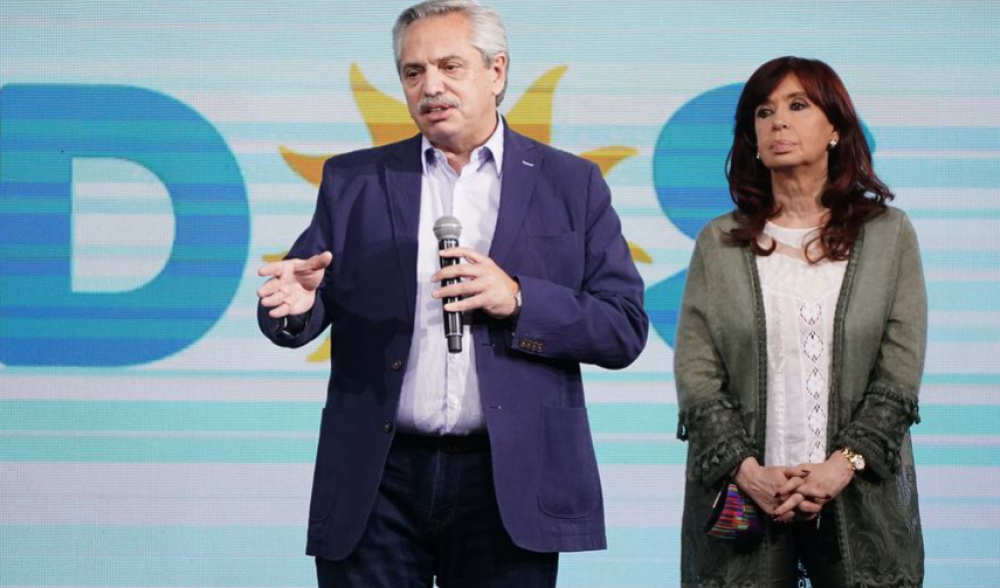 Encuestas: pese a los anuncios, el Gobierno no revierte las cifras de las primarias
