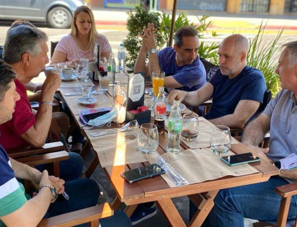 Tagliaferro y Larreta recorrieron Haedo con los candidatos locales