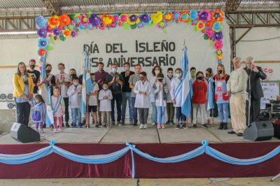 Campana: El Intendente acompañó la fiesta por el 85° aniversario del Día del Isleño
