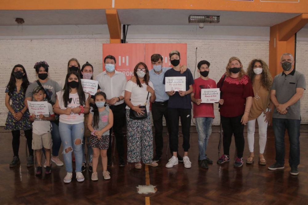Mor�n contin�a con la asistencia econ�mica a instituciones y becas para el deporte