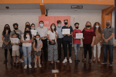 Mor�n: El Municipio entreg� becas para deporte y cultura a ni�os y ni�as del distrito