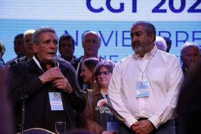 Acu�a avisa que �la CGT va a estar en la calle para defender al Presidente si lo atacan�