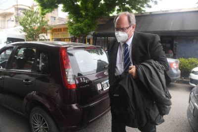 El juez Mart�n Bava no pudo responder personalmente las acusaciones de Mauricio Macri