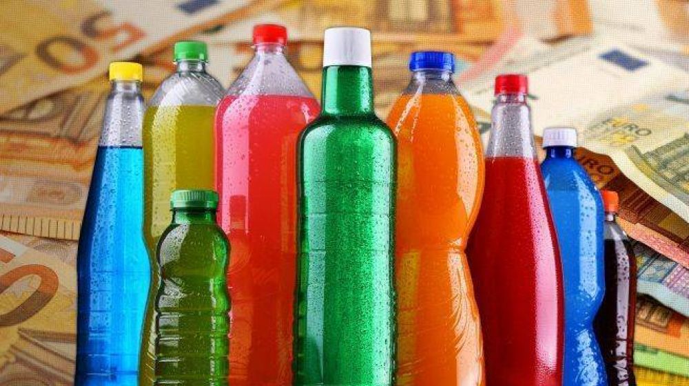 Hacienda gana 137 millones del impuesto de bebidas azucaradas ante el alza del precio de los refrescos
