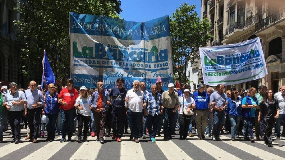 La Bancaria convocó a marchar masivamente el miércoles a Plaza de Mayo