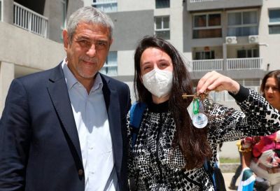 Ferraresi entreg� viviendas en Merlo y Estaci�n Buenos Aires