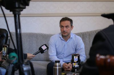 Campana: El Intendente anunci� un bono de fin de a�o de $15.000 para los empleados municipales