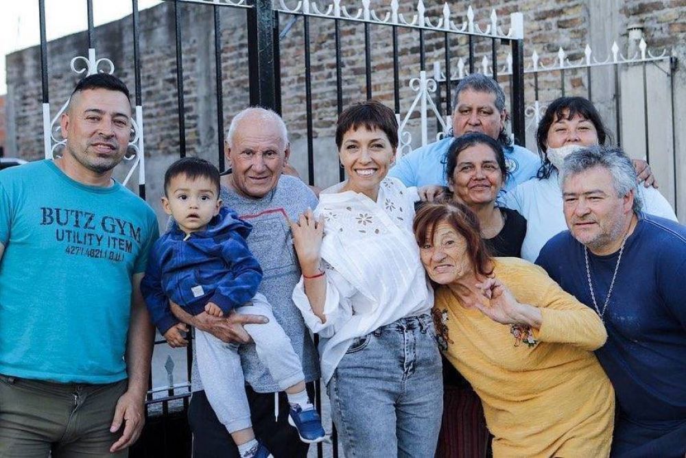 Mayra en el barrio la Unin Vecinal: Para nosotros no hay vecinos invisibles no barrios olvidados