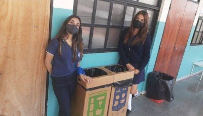 Canjean botellas pl�sticas por bolsas ecol�gicas