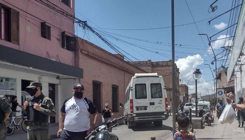 Por una camioneta encontrada con drogas, allanaron las sedes de los sindicatos de Camioneros de Salta y Jujuy