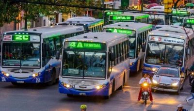 Sin acuerdo salarial, la UTA lanza un paro total de servicios de corta y media distancia en todo el interior del pas