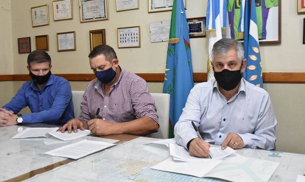 Se firmó el convenio de concesión de la planta aceitera de Gorostiaga
