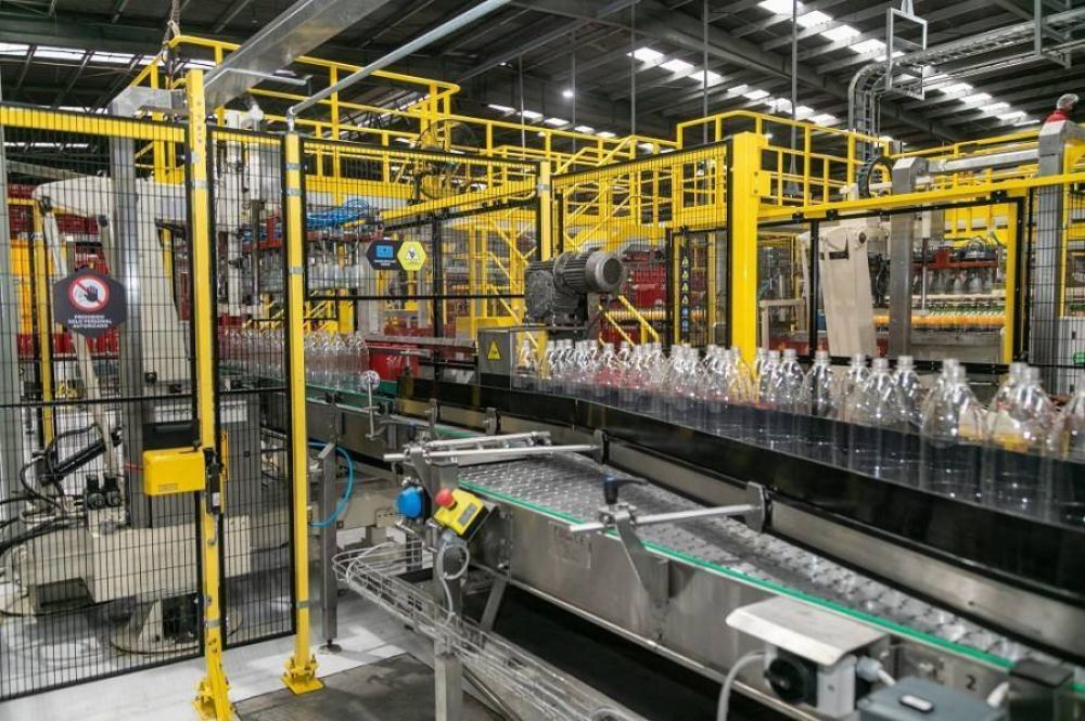 Coca-Cola Femsa invierte en línea de producción para botellas rellenables
