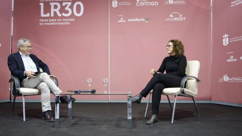 La jefa de Coca Cola en Sevilla fija el reto de cero emisiones de CO2 y destaca el peso femenino en su equipo