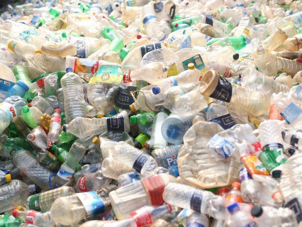 Empresas como Nestl y Coca-Cola redoblan la apuesta por el plstico reciclado, pero la demanda podra superar a la oferta