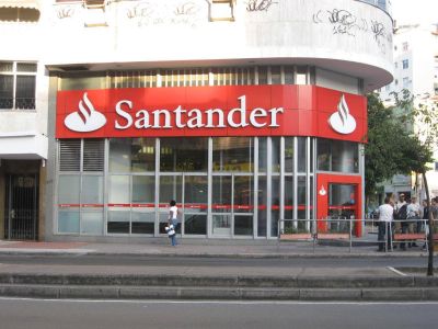 Trabajadores de Banco Santander convocan a un paro por cierre de sucursales