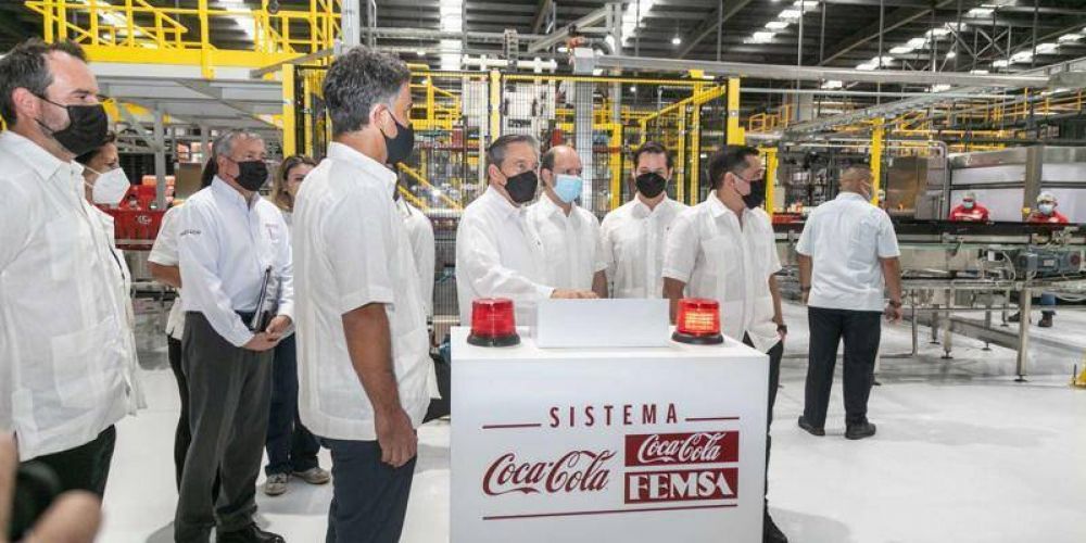 Coca-Cola tiene una nueva botella universal con etiqueta removible para diferentes refrescos — usó parte de los 7 mdd destinados a su plan de sustentabilidad en 2021