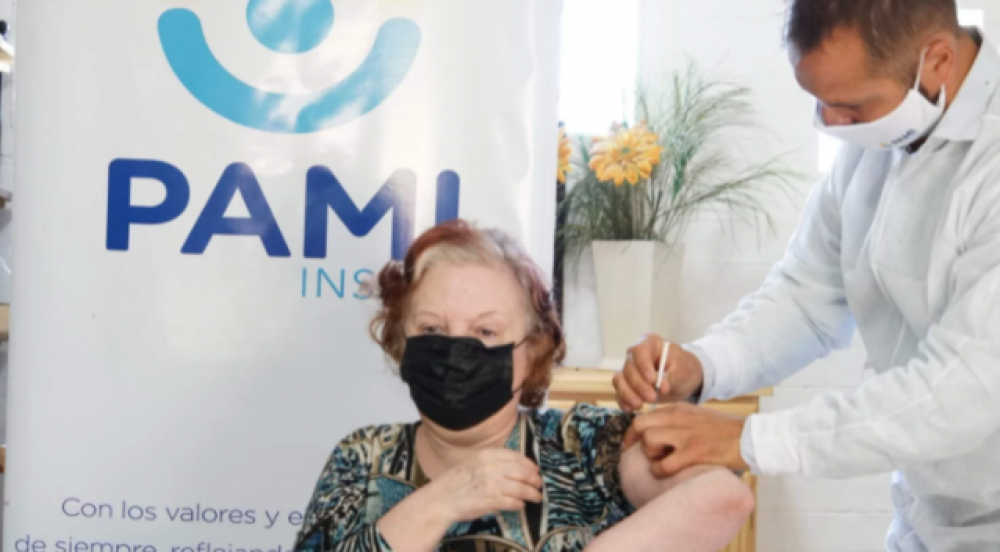 PAMI comenz� a aplicar la dosis adicional en residencias de larga estad�a