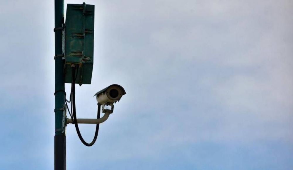 Este jueves comenzarán a funcionar las fotomultas en La Plata: dónde están ubicadas las 15 cámaras