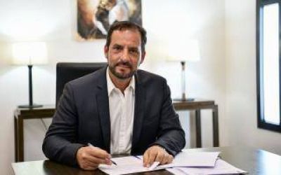 Escobar: Sujarchuk firm� convenio con Naci�n para iniciar obra de saneamiento de la Cuenca del Arroyo Bedoya