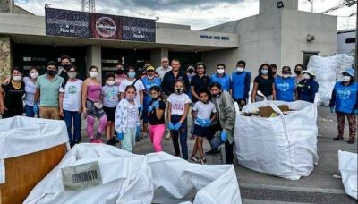 Exitosa Reciclat�n 2021 frente a la cancha del �lobo