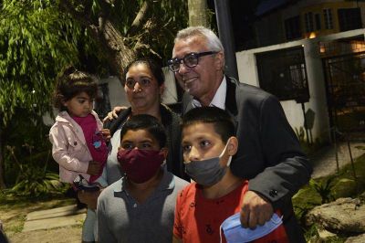 Julio Zamora recorri� la renovaci�n integral que el Municipio de Tigre realiz� en el barrio Parque Alegre