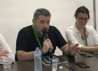 Despidos de periodistas en Grupo Octubre: apuntan contra Víctor Santa María y Gisela Marziotta
