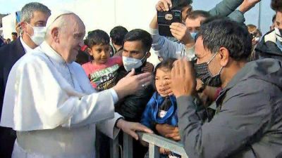 Francisco a los refugiados: Estoy aquí para decirles que estoy cerca de ustedes