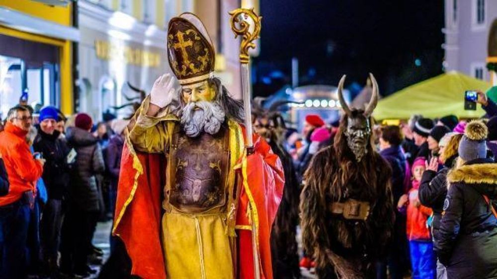 San Nicol�s y la historia de los temibles Krampus (demonios)