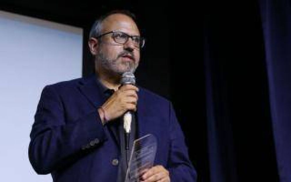 El Intendente de Tres de Febrero Diego Valenzuela recibi el Premio Comunas por su gestin durante la pandemia