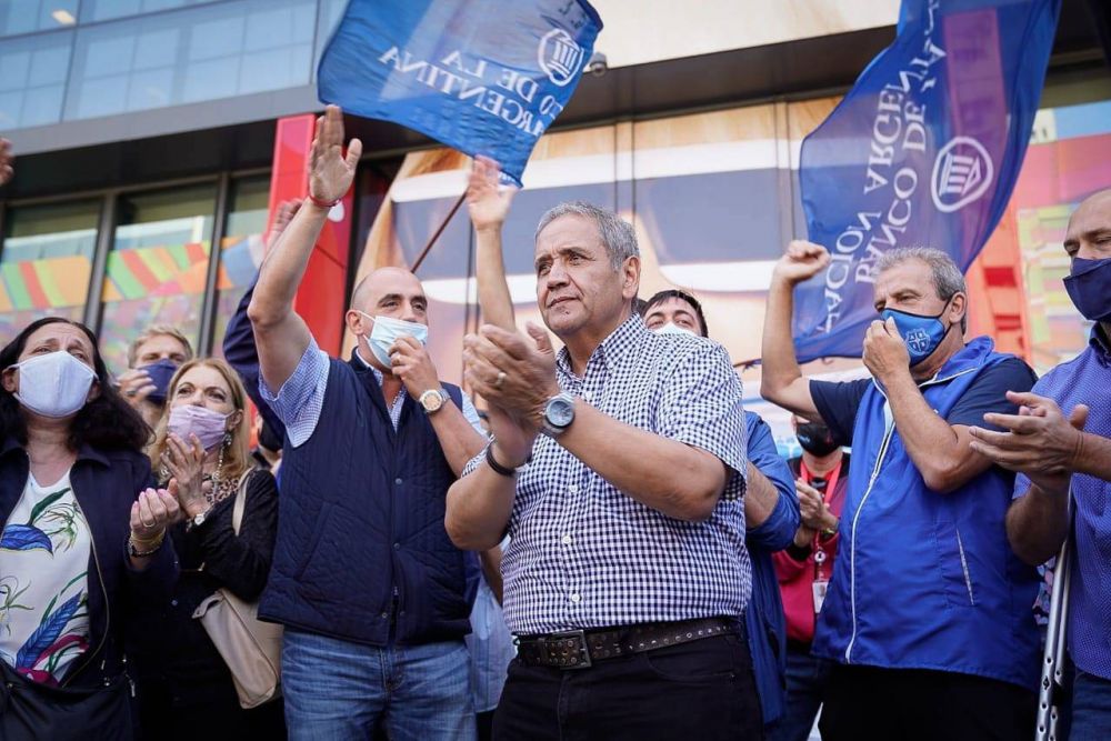 Se tensa el conflicto en el Banco Santander: Palazzo lanzó otro paro nacional