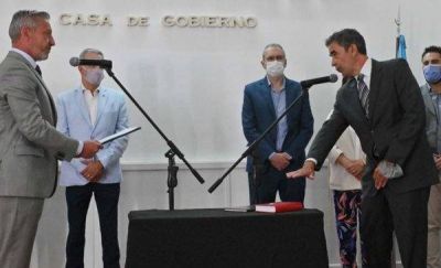 El gobernador Mariano Arcioni tomó juramento a Leonardo Gaffet en Turismo y a Mirta Simone en Familia