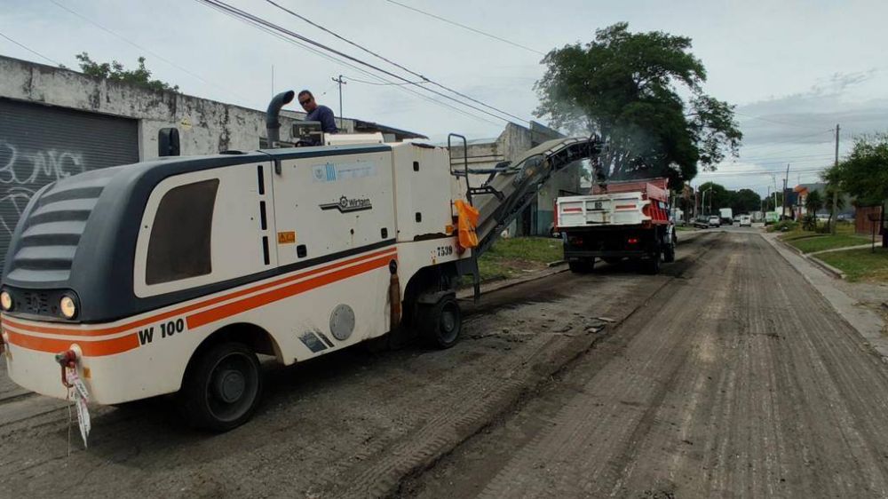 El Municipio de Gral Pueyrredón realiza tareas de mantenimiento y arreglo de calles en Bernardino Rivadavia